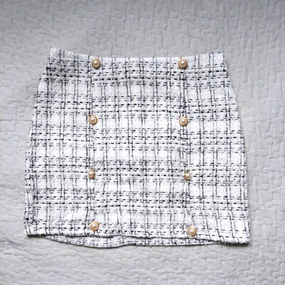 Vintage inspired tweed mini skirt with faux pearl buttons